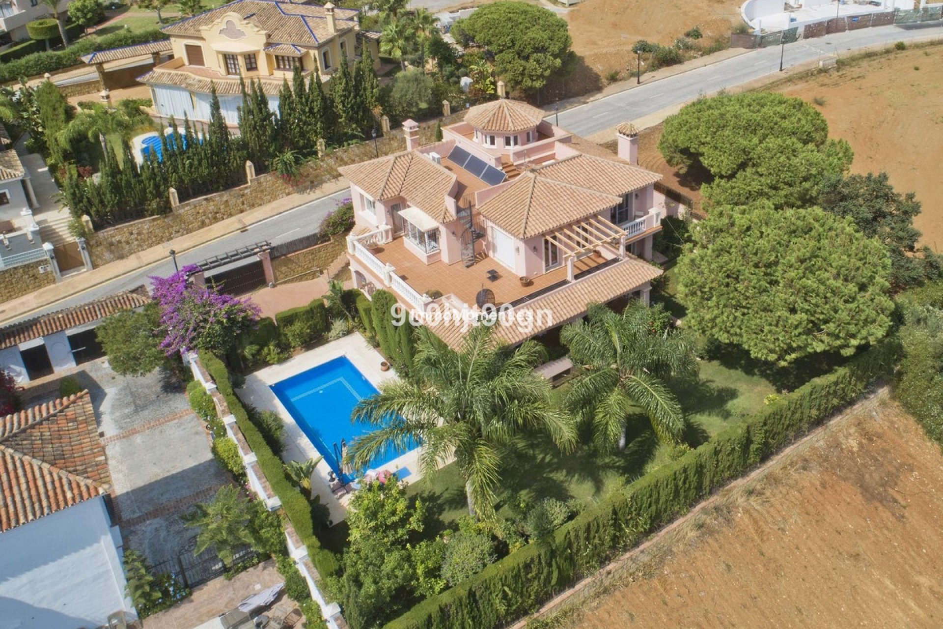 Resale - Villa - Marbella - Elviria