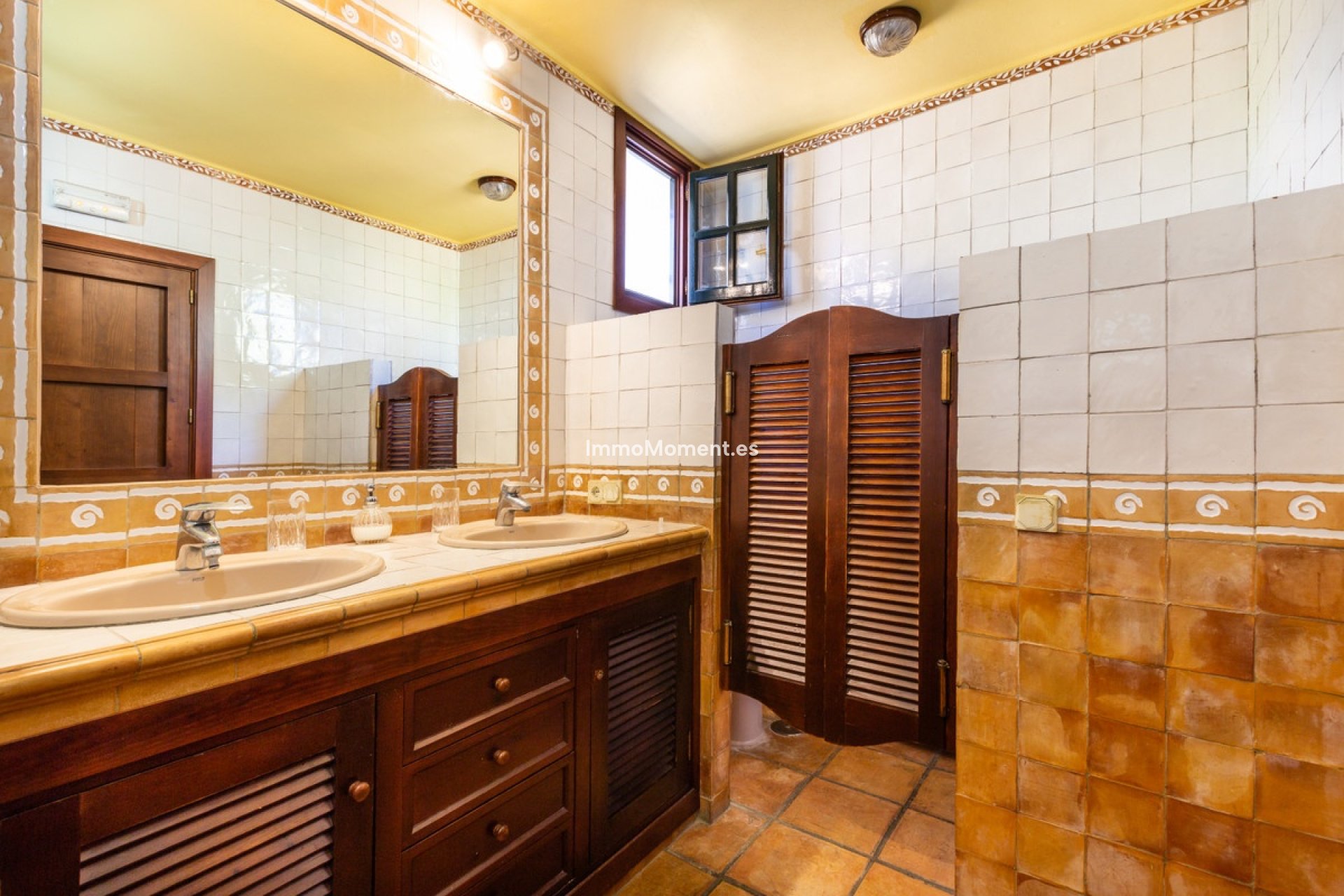 Resale - Villa - Marbella - Elviria