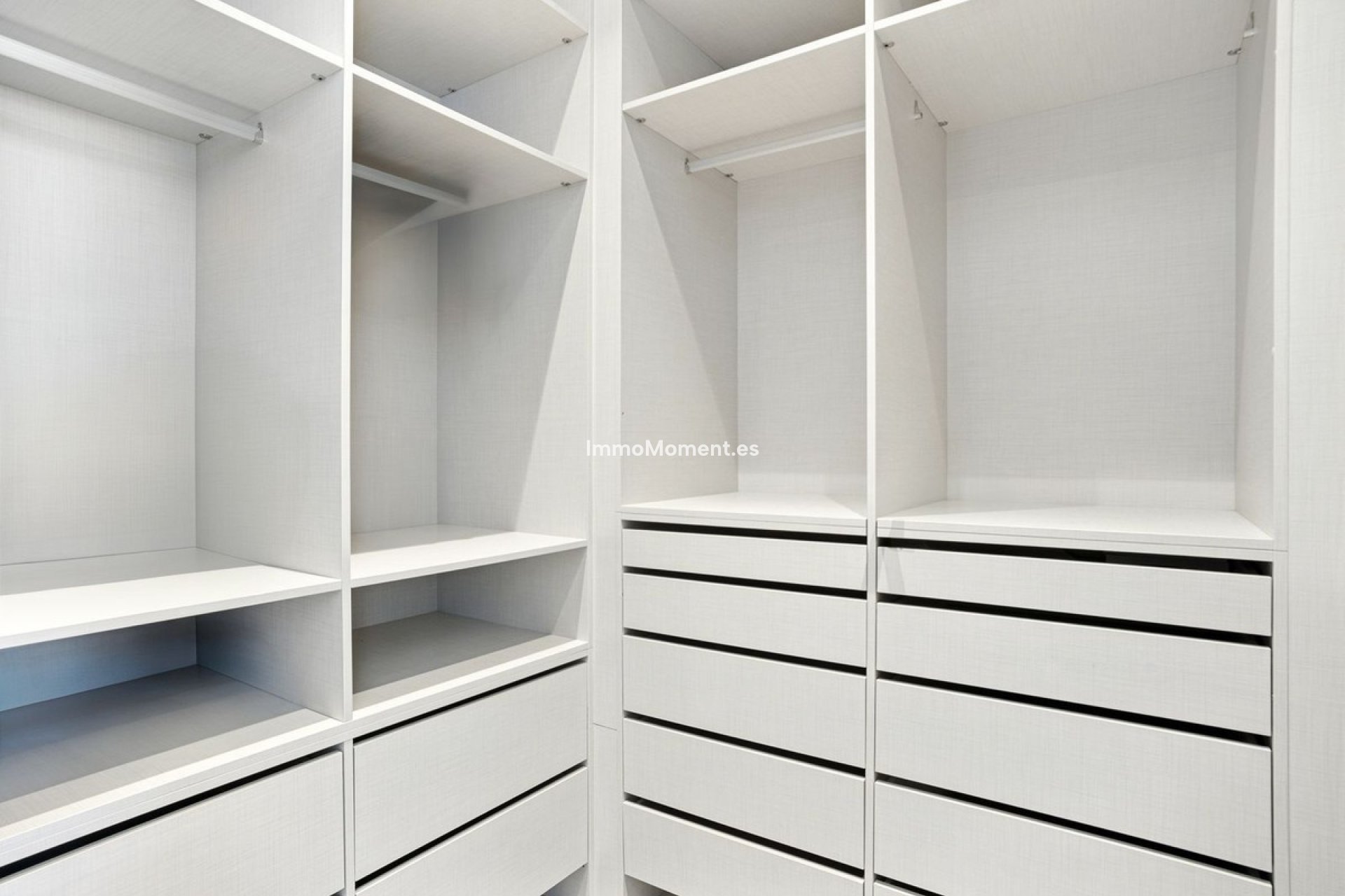 Resale - Villa - Marbella - Elviria