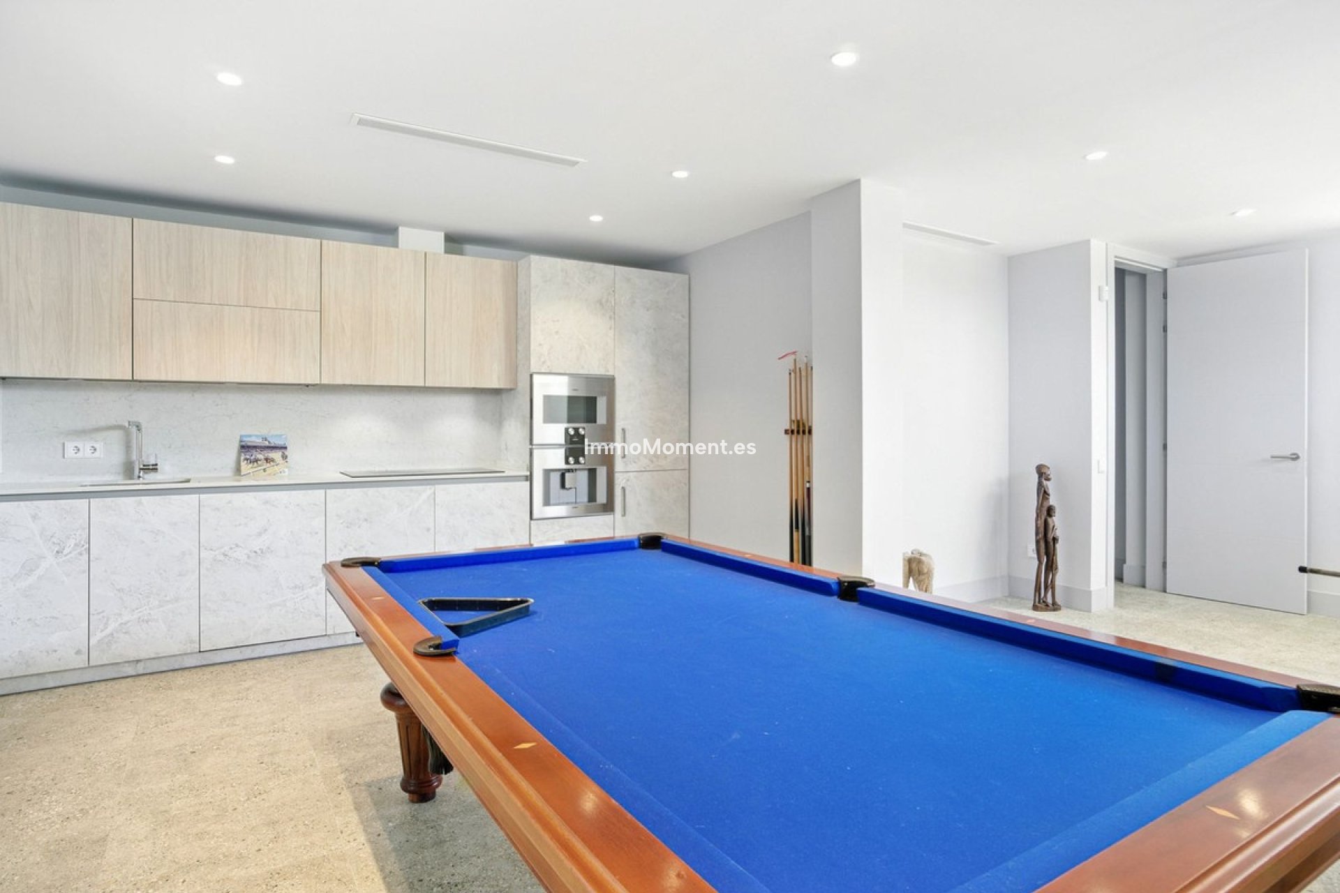 Resale - Villa - Marbella - Elviria