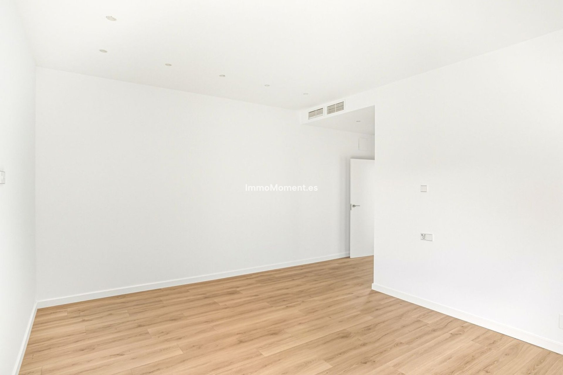 Resale - Villa - Marbella - Elviria