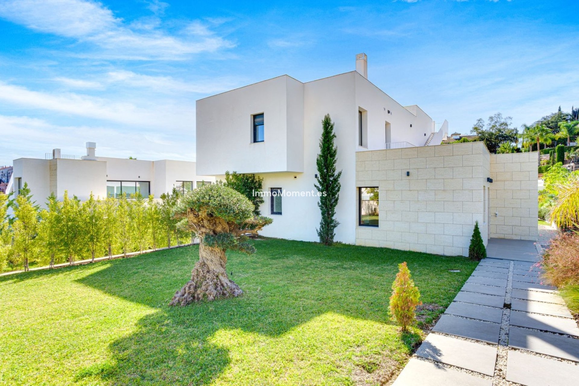 Resale - Villa - Marbella - Elviria