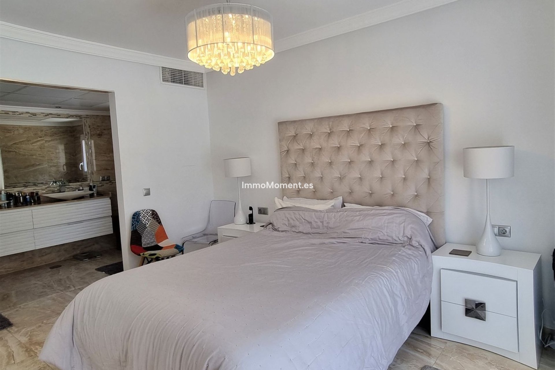 Resale - Villa - Marbella - Elviria