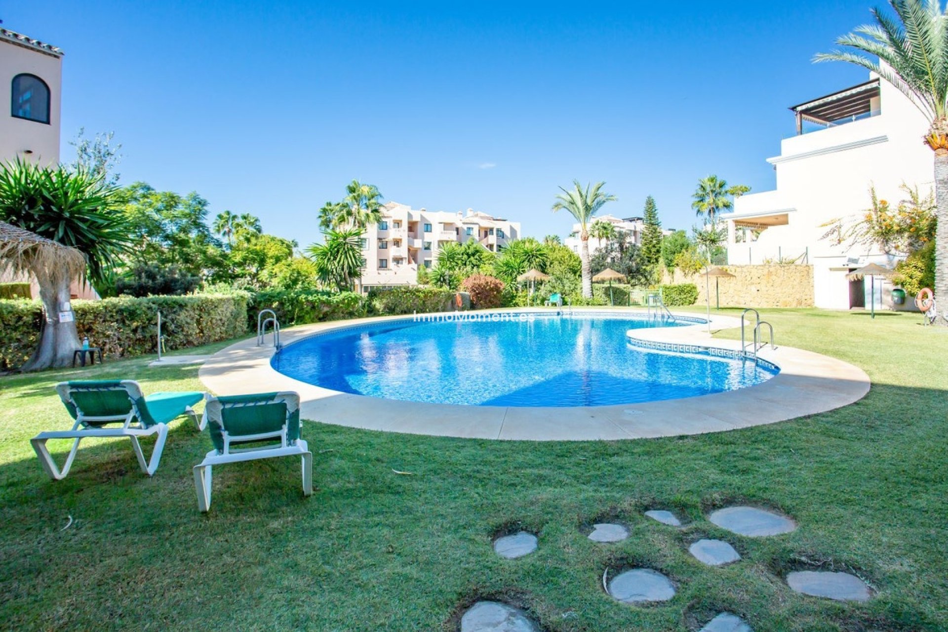 Resale - Villa - Marbella - Elviria