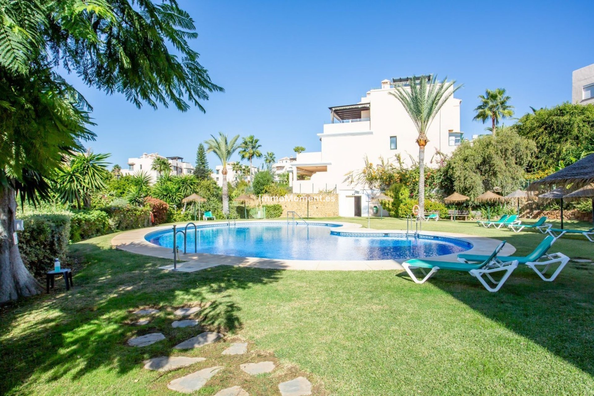 Resale - Villa - Marbella - Elviria
