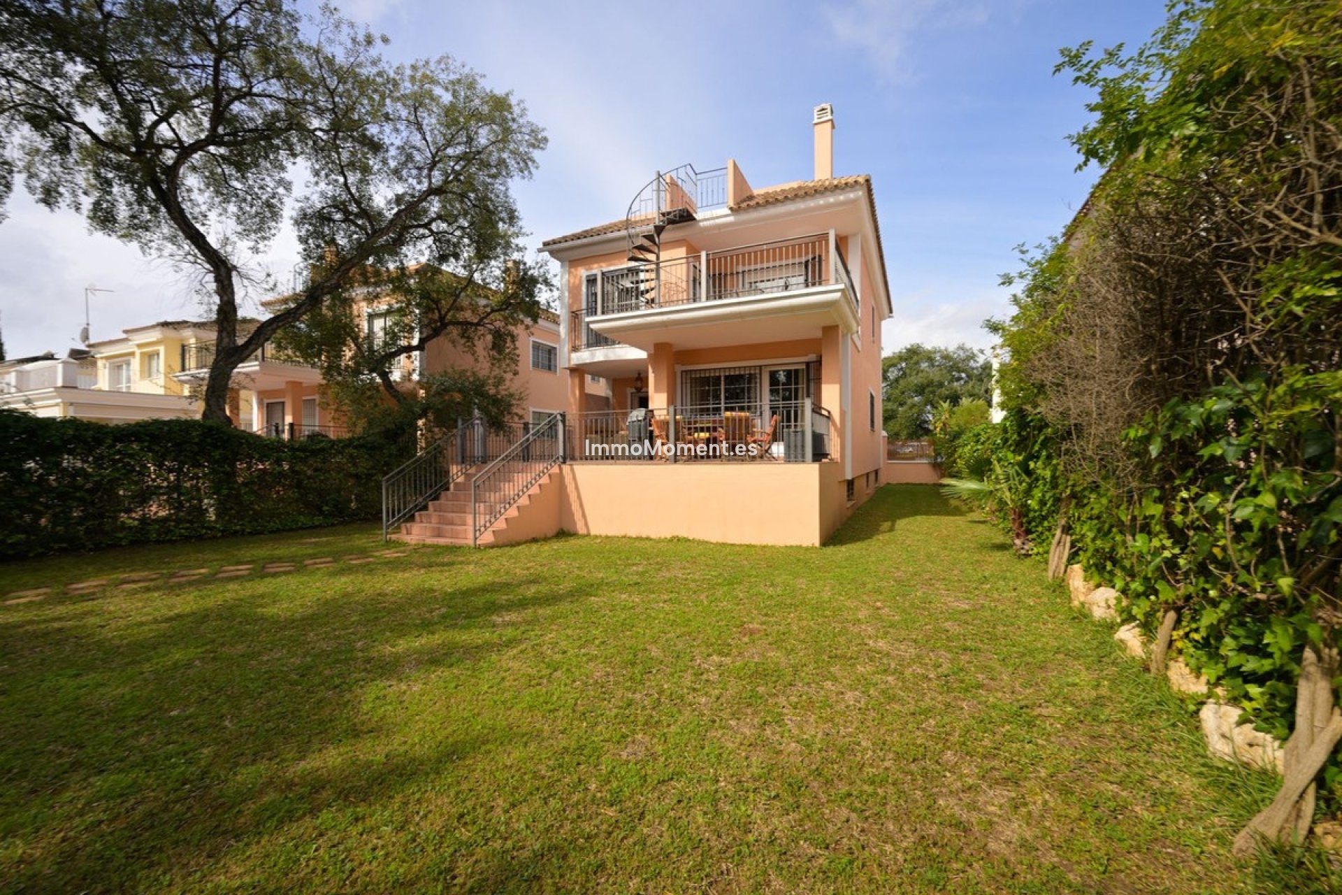 Resale - Villa - Marbella - Elviria