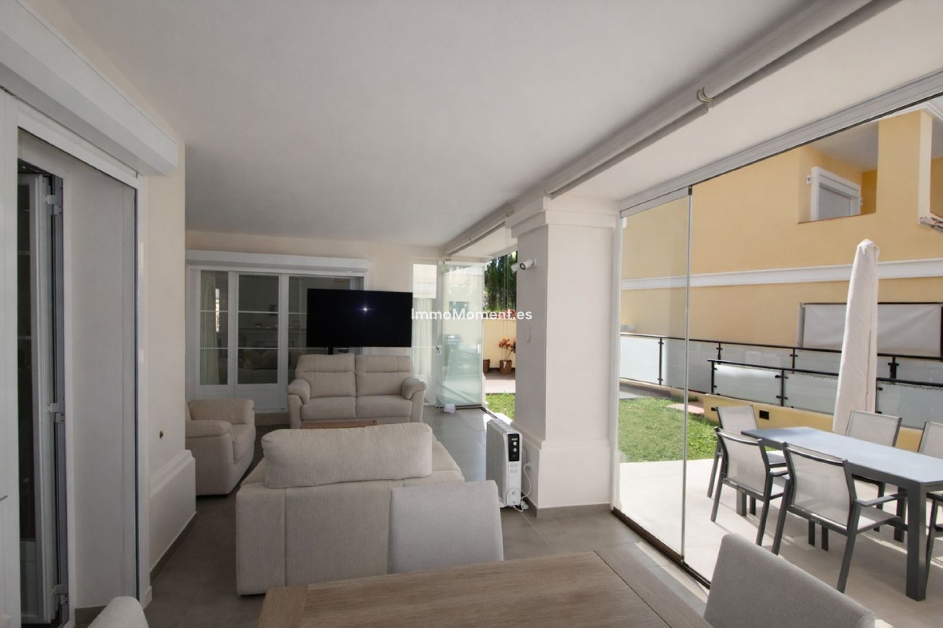 Resale - Villa - Marbella - Elviria