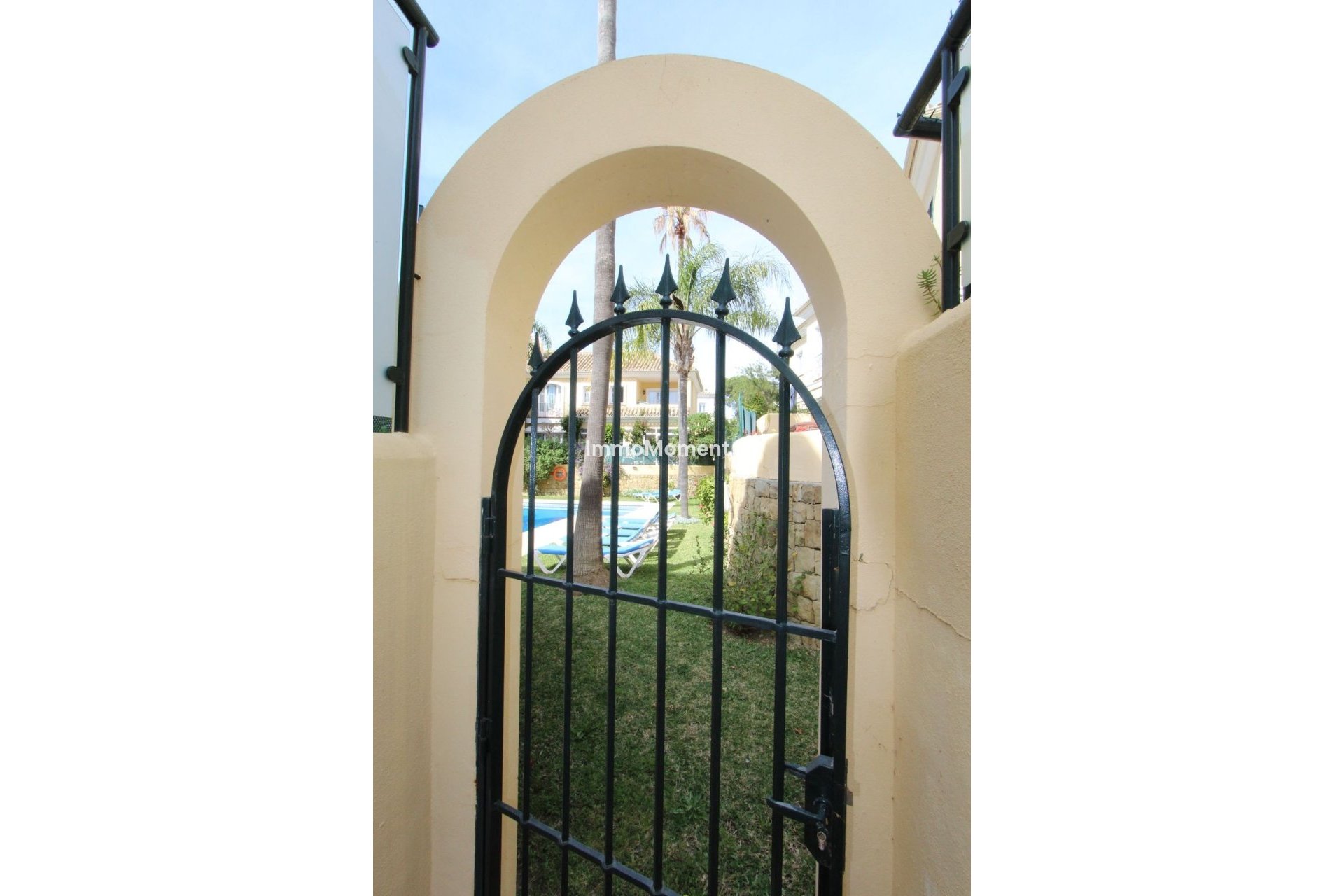 Resale - Villa - Marbella - Elviria