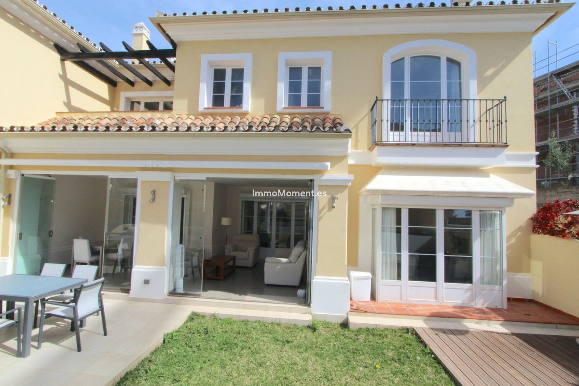 Resale - Villa - Marbella - Elviria