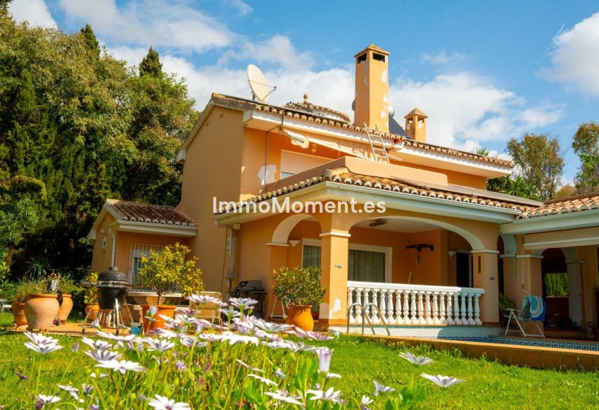 Resale - Villa - Marbella - Elviria