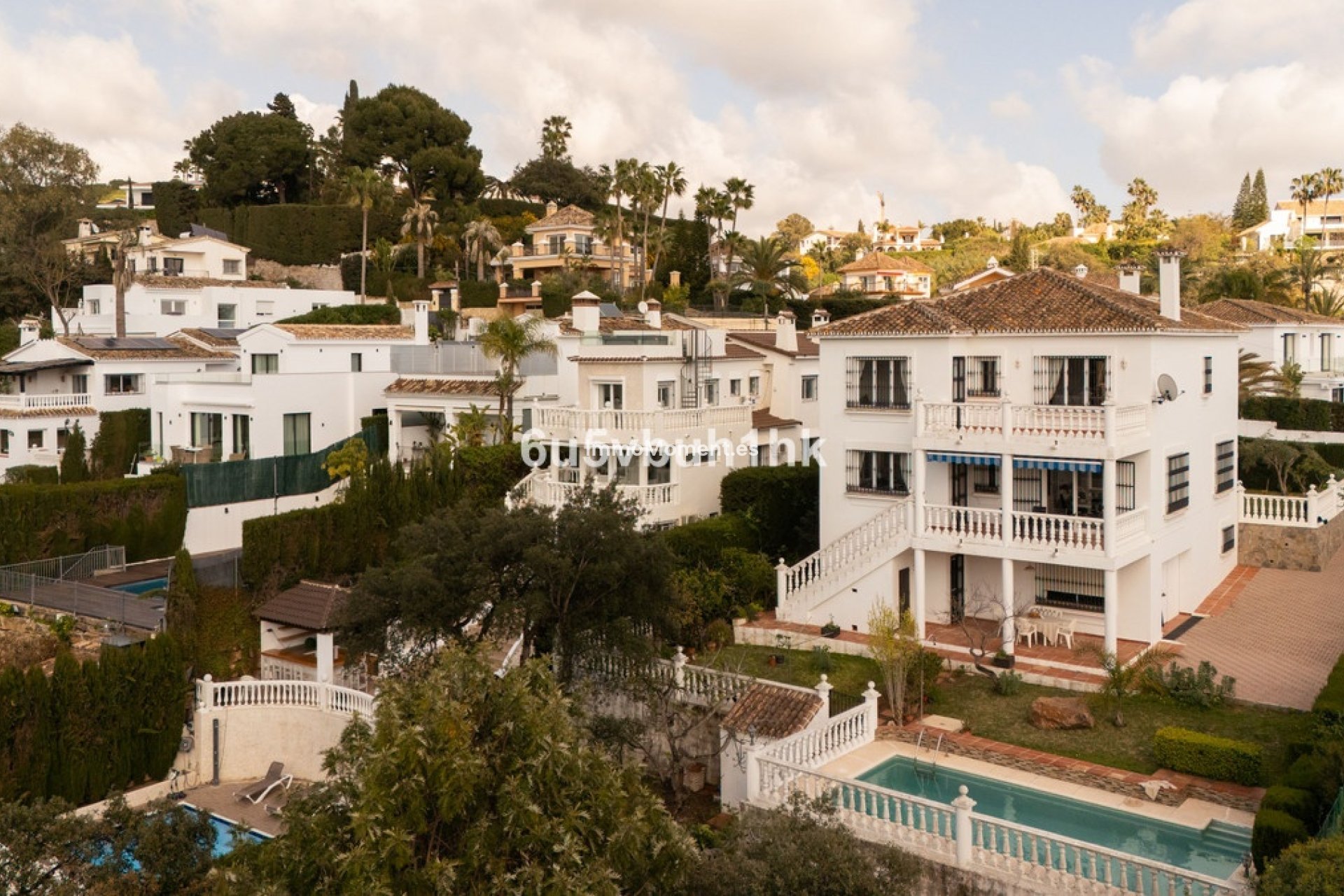 Resale - Villa - Marbella - Elviria