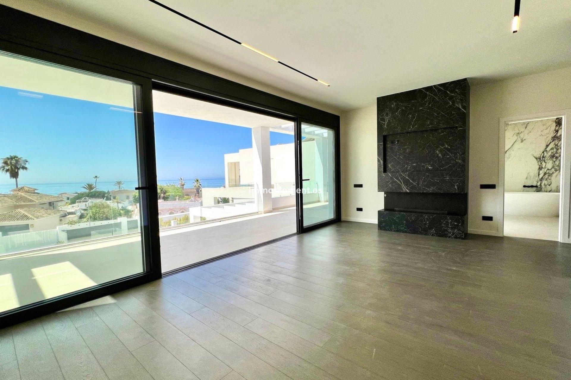 Resale - Villa - Marbella - Elviria