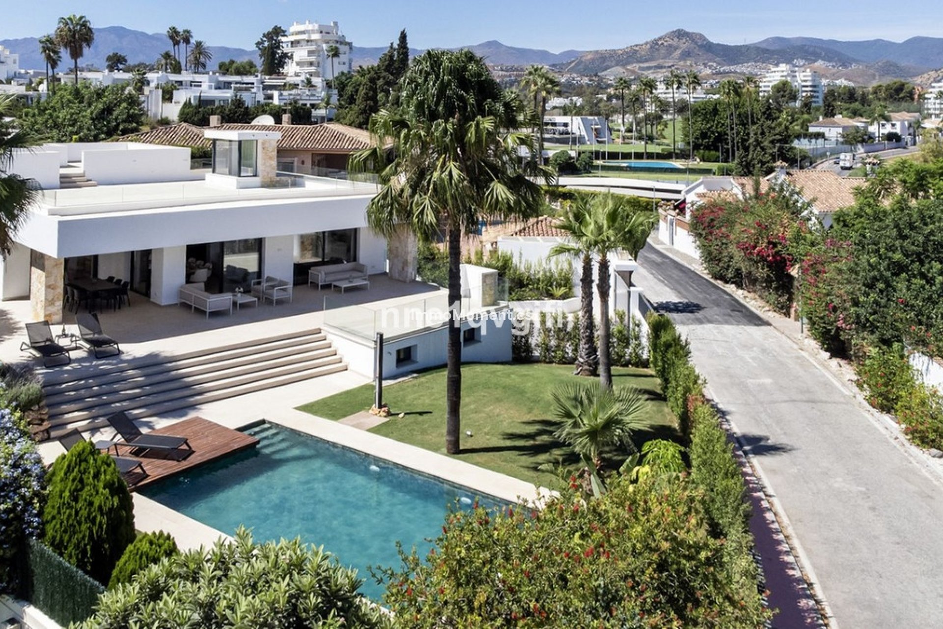 Resale - Villa - Marbella - Guadalmina Alta