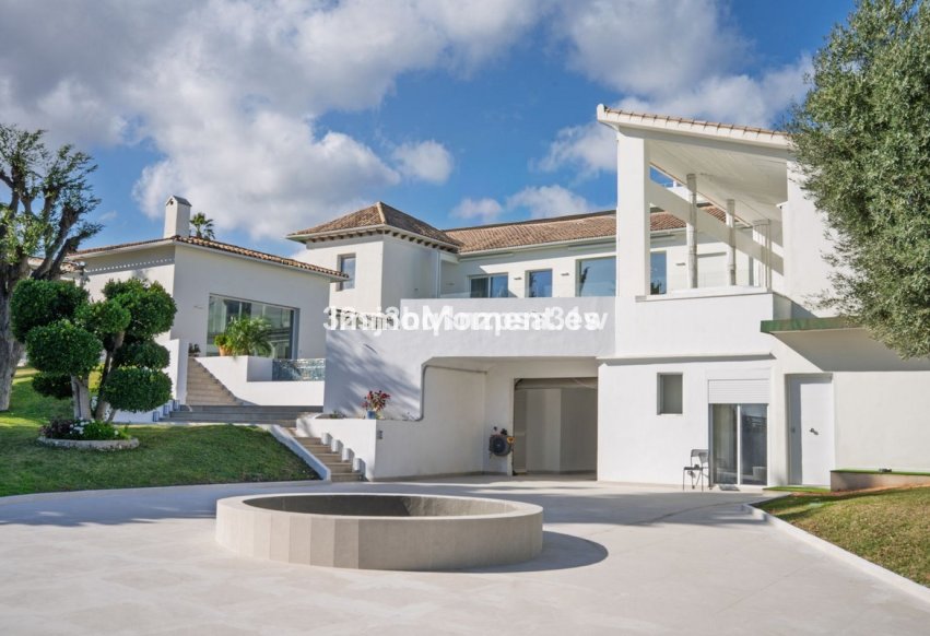 Resale - Villa - Marbella - Guadalmina Alta
