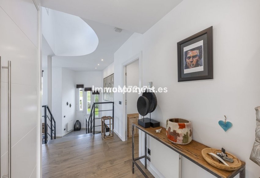 Resale - Villa - Marbella - Guadalmina Alta