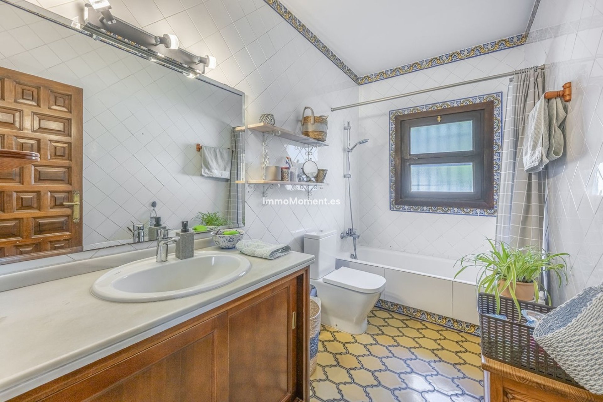 Resale - Villa - Marbella - Guadalmina Alta