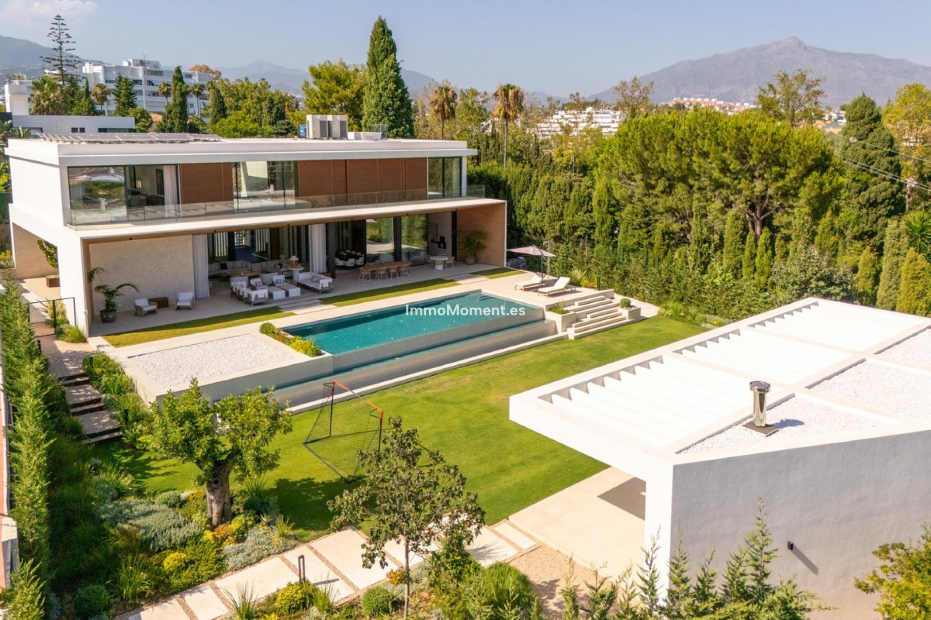 Resale - Villa - Marbella - Guadalmina Alta