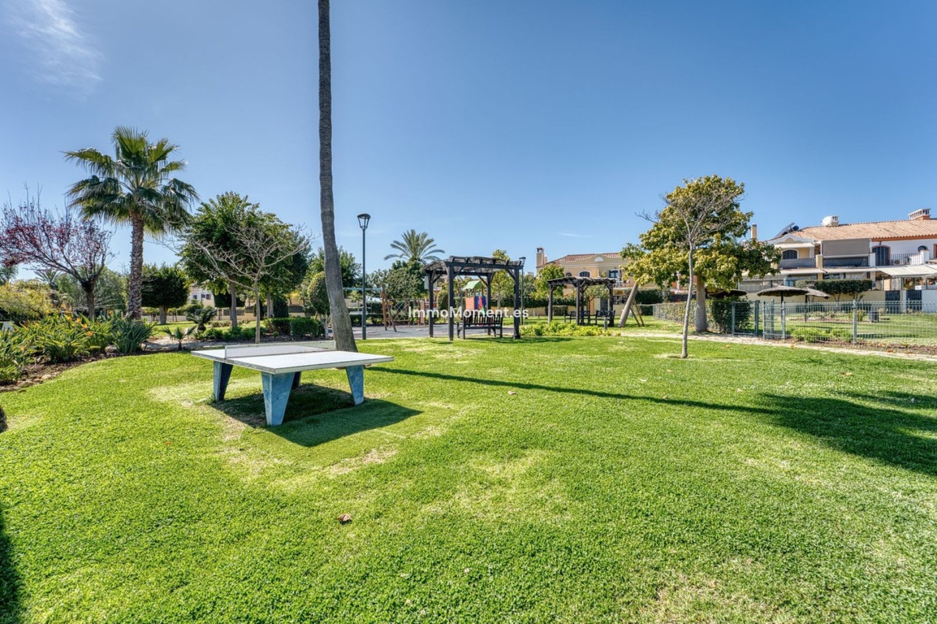 Resale - Villa - Marbella - Guadalmina Alta