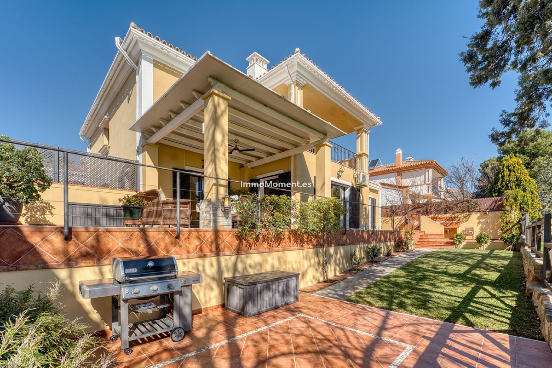 Resale - Villa - Marbella - Guadalmina Alta