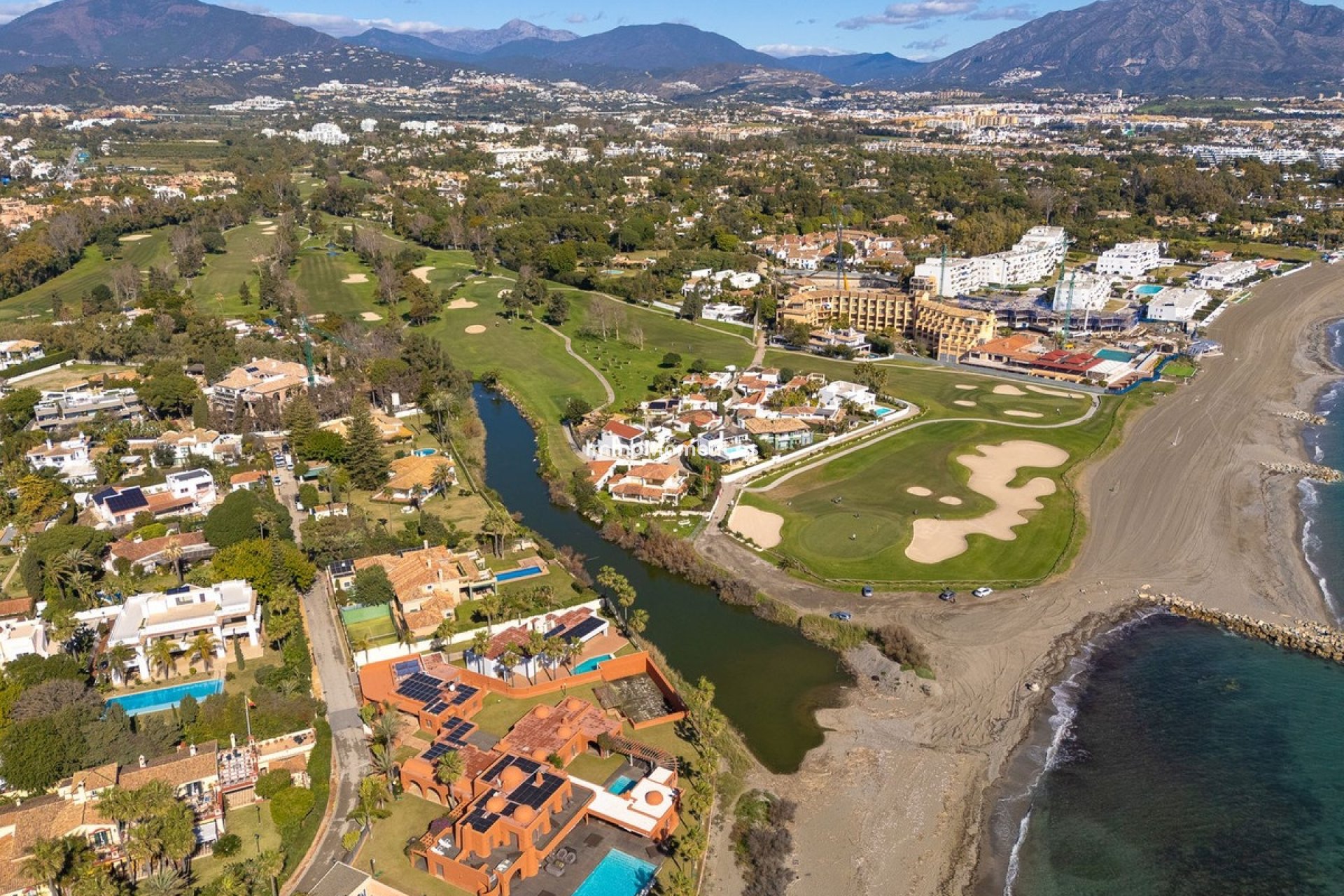 Resale - Villa - Marbella - Guadalmina Baja