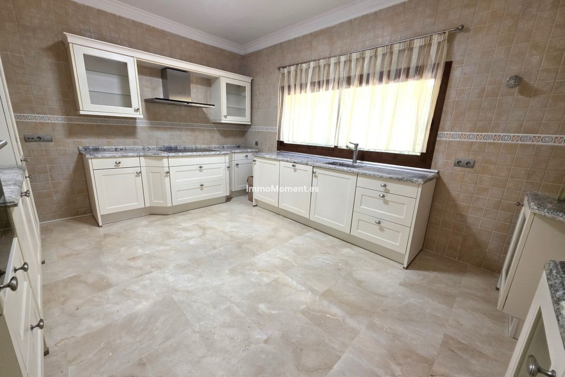 Resale - Villa - Marbella - Hacienda Las Chapas