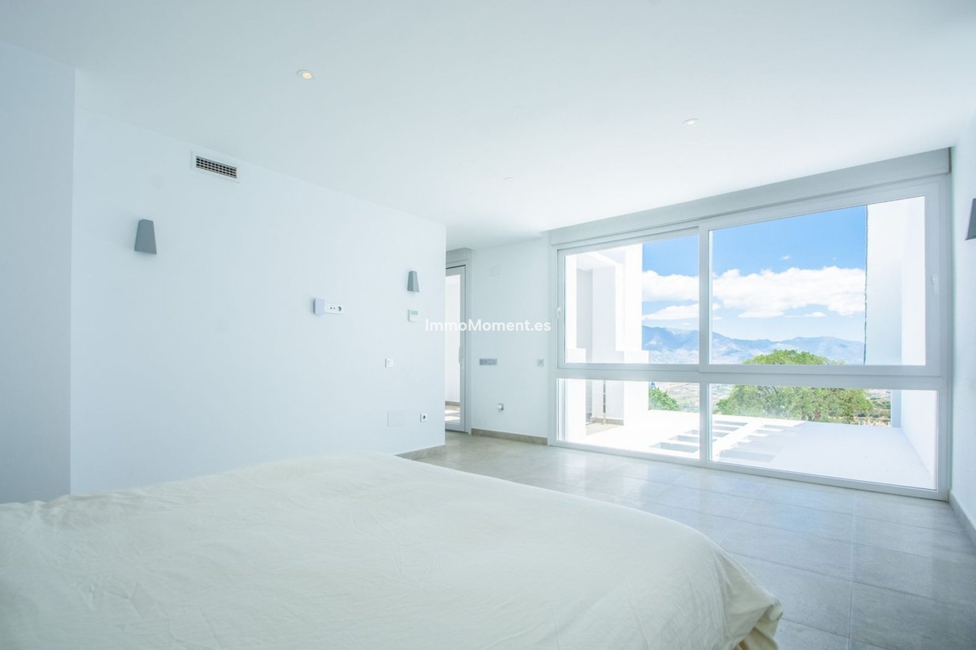 Resale - Villa - Marbella - La Mairena