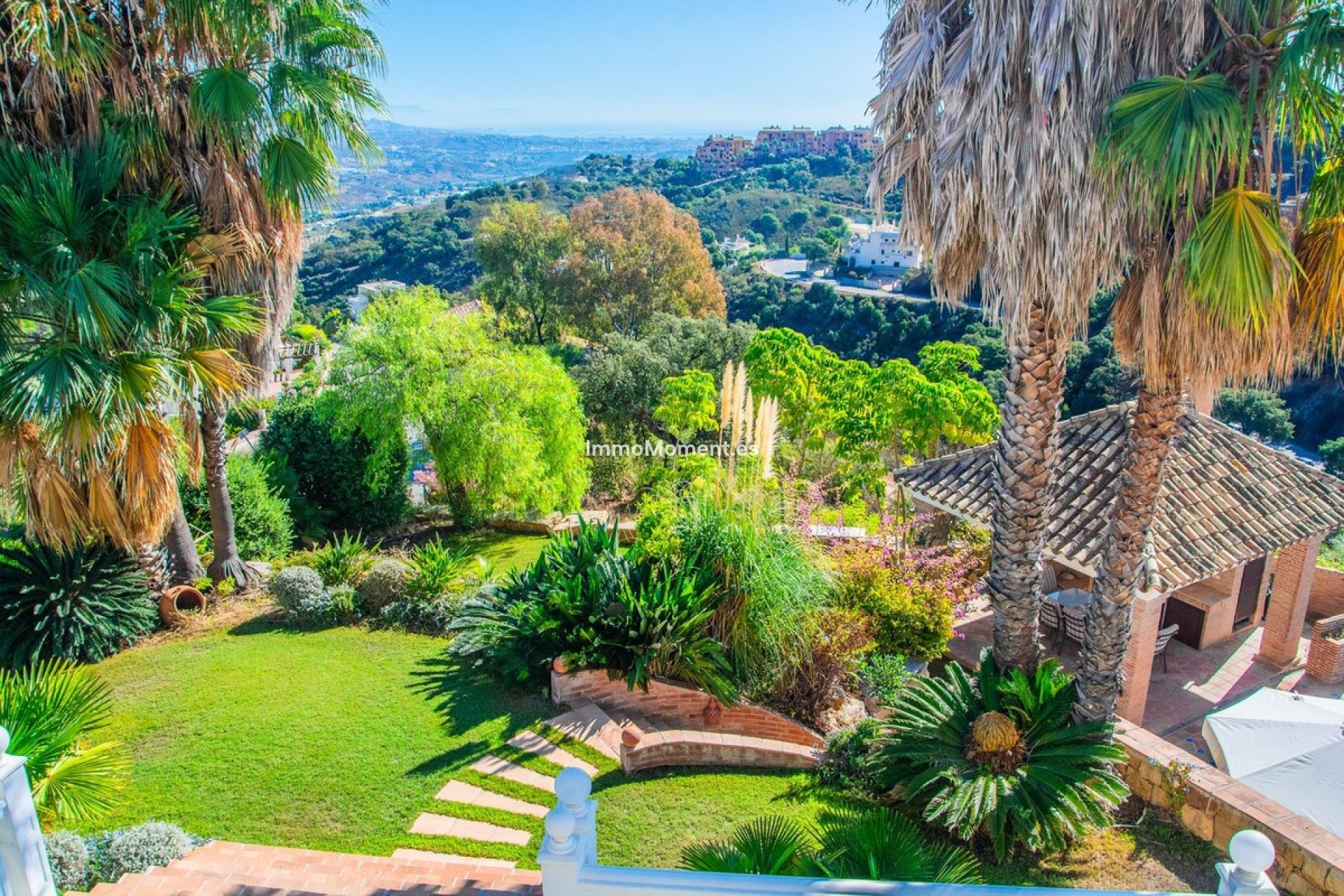 Resale - Villa - Marbella - La Mairena