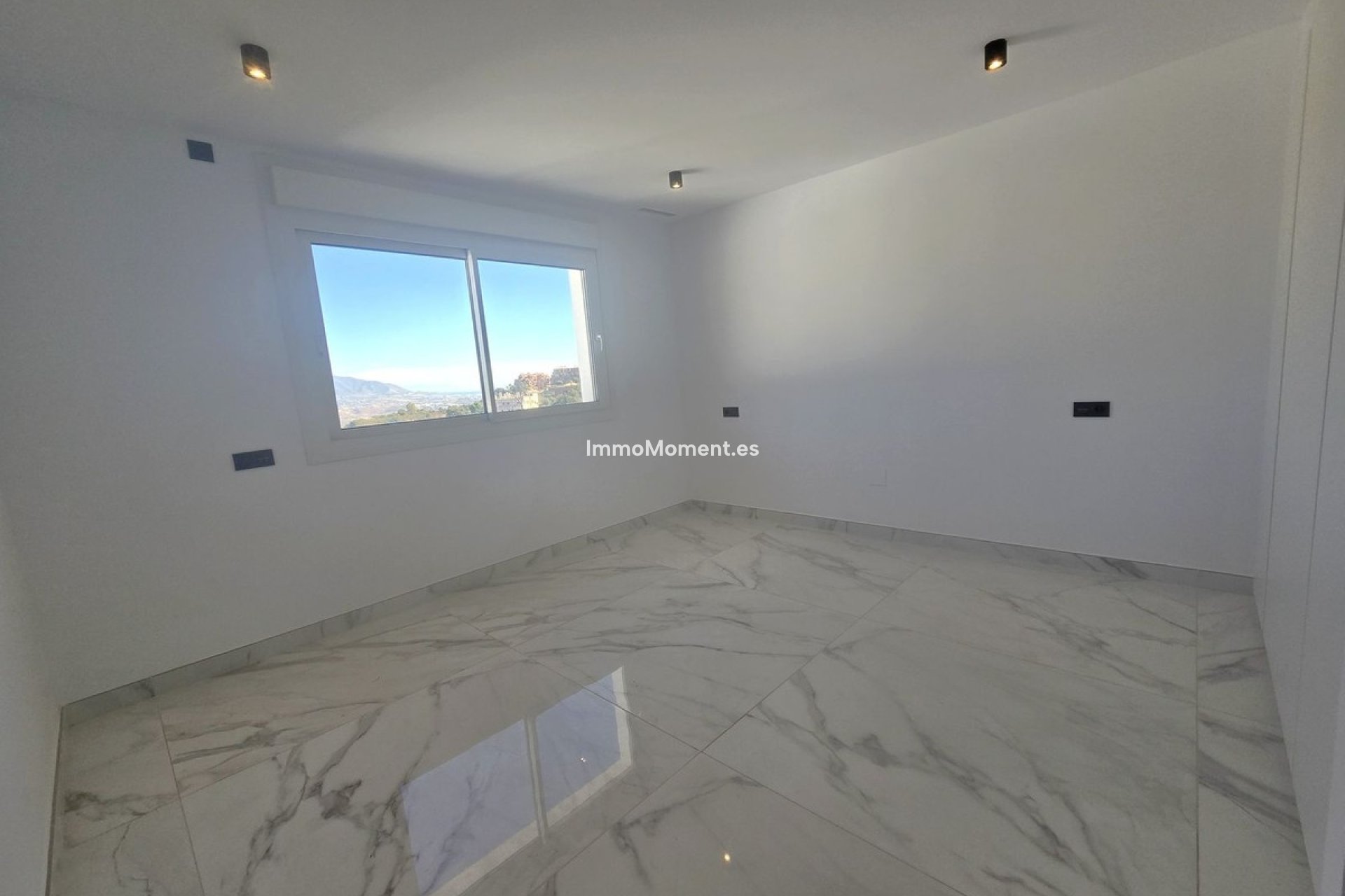 Resale - Villa - Marbella - La Mairena