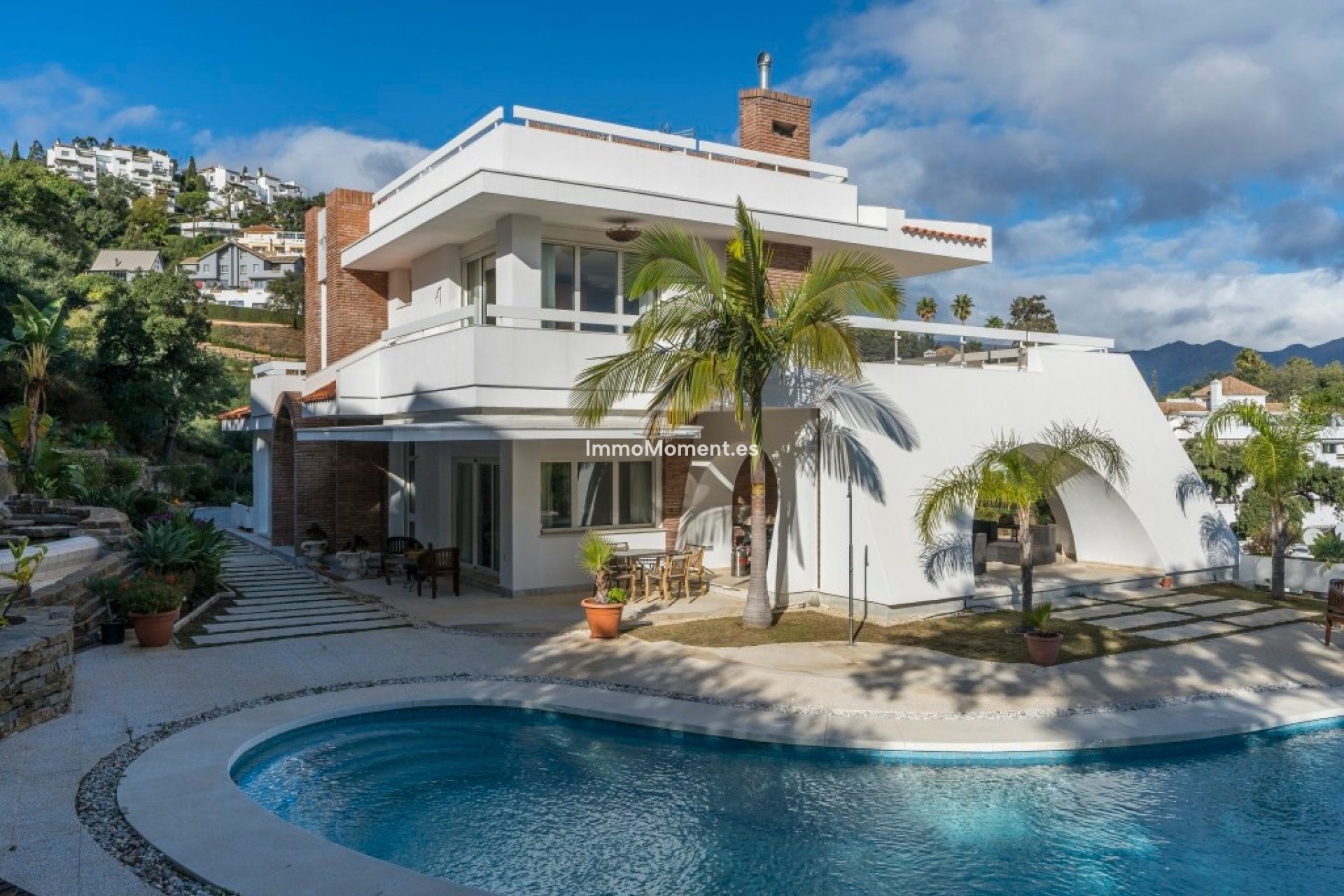 Resale - Villa - Marbella - La Mairena