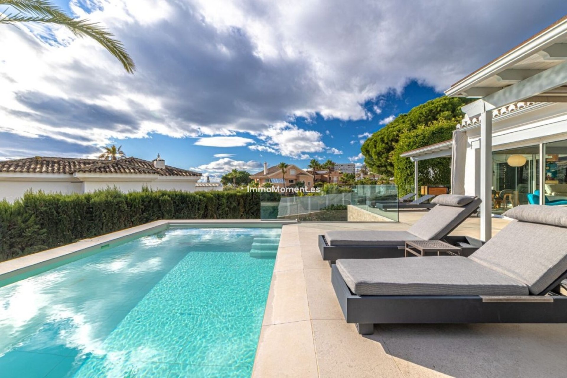 Resale - Villa - Marbella - Las Chapas