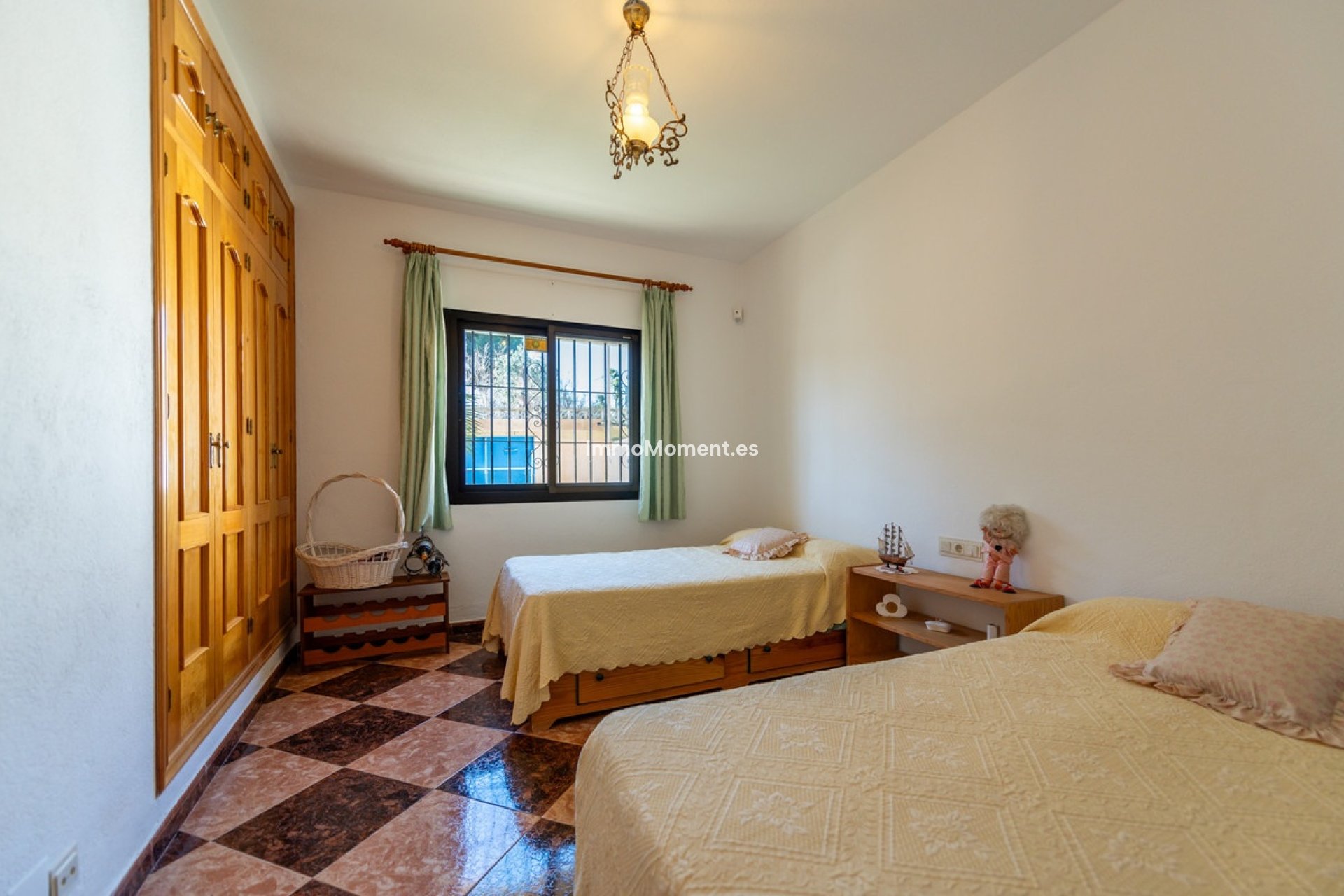 Resale - Villa - Marbella - Las Chapas