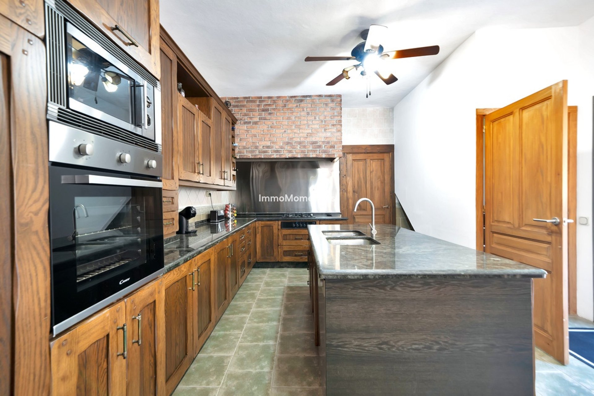 Resale - Villa - Marbella - Marbella Centro