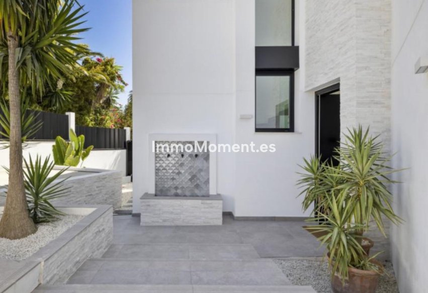 Resale - Villa - Marbella - Marbesa