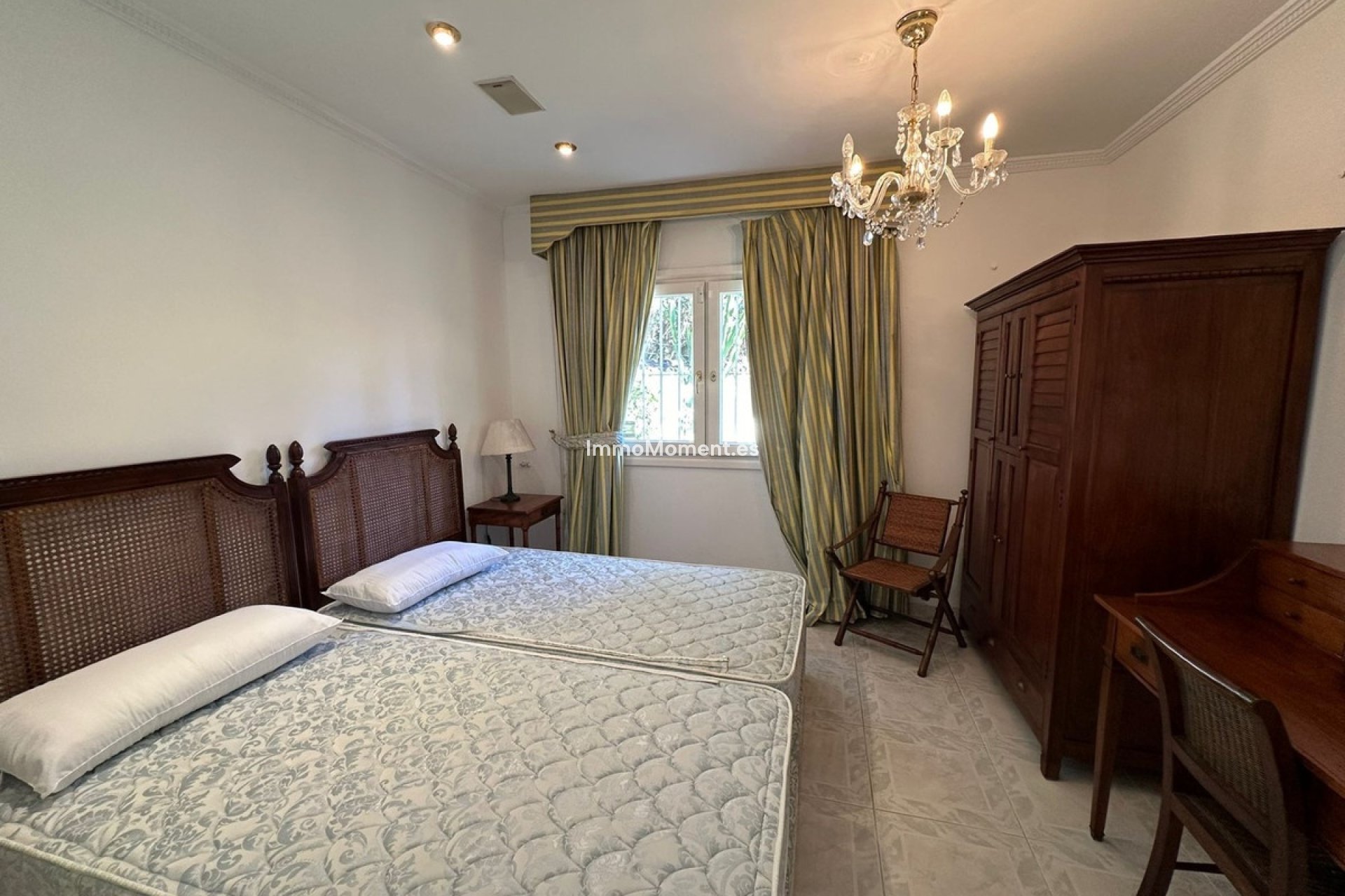 Resale - Villa - Marbella - Marbesa