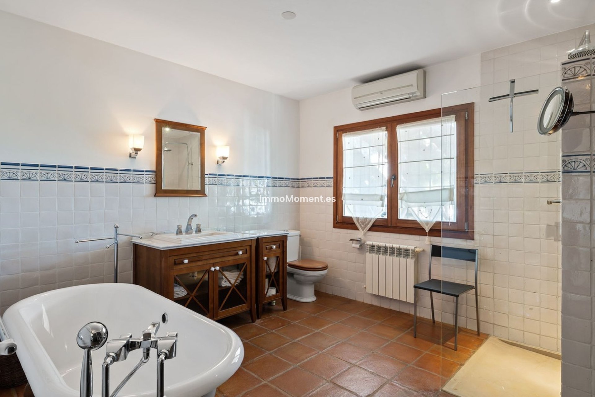 Resale - Villa - Marbella - Marbesa