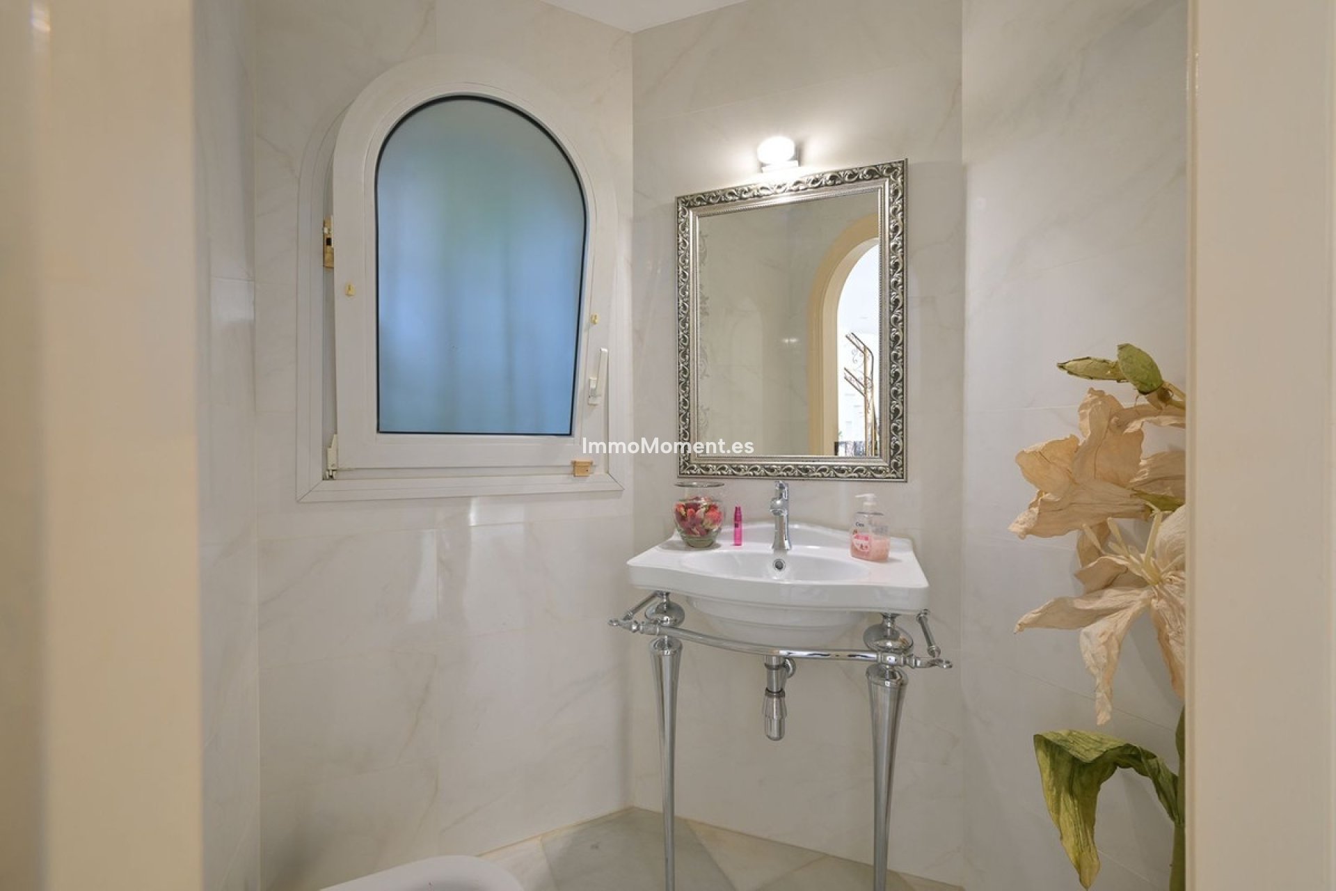 Resale - Villa - Marbella - Marbesa