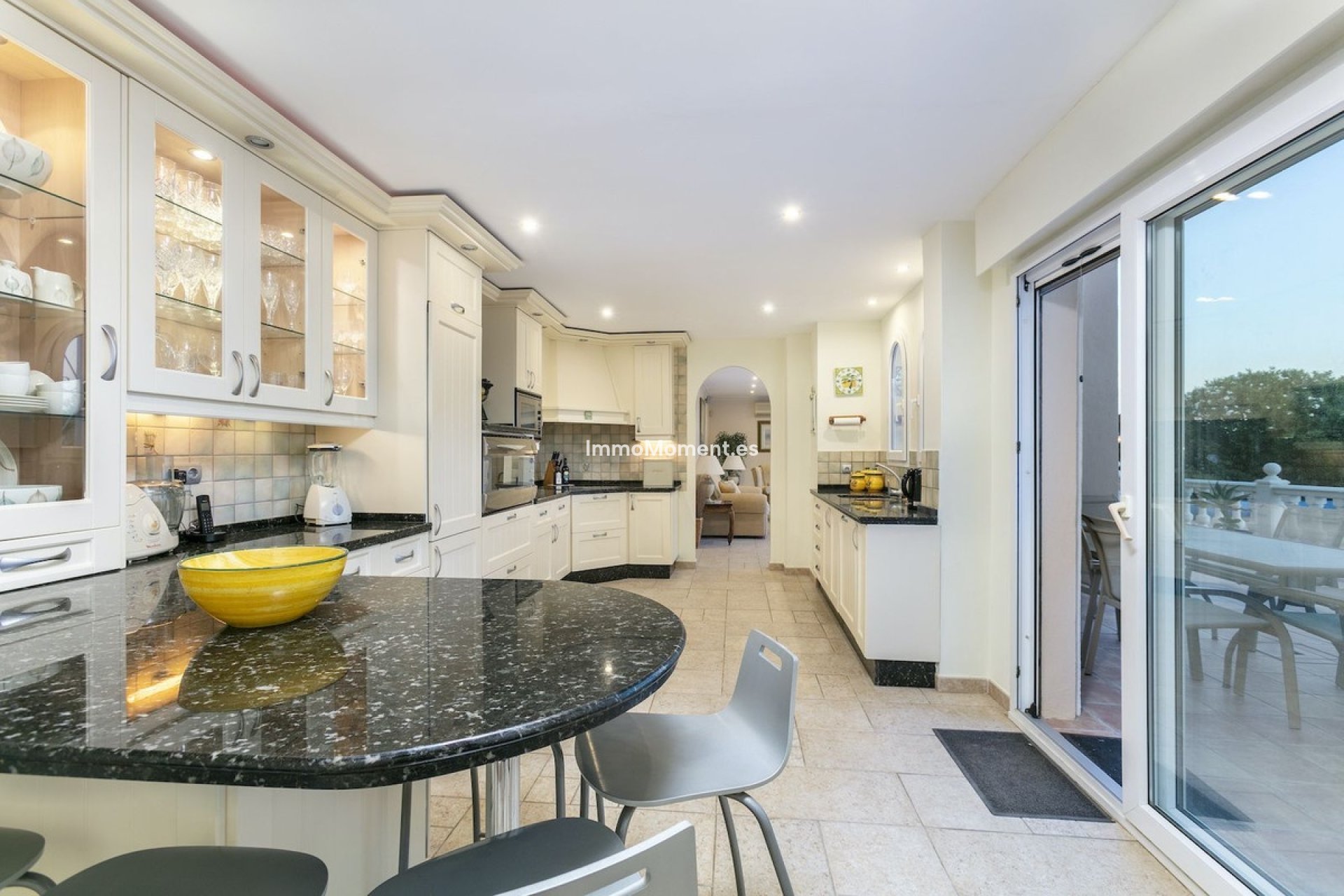 Resale - Villa - Marbella - Marbesa