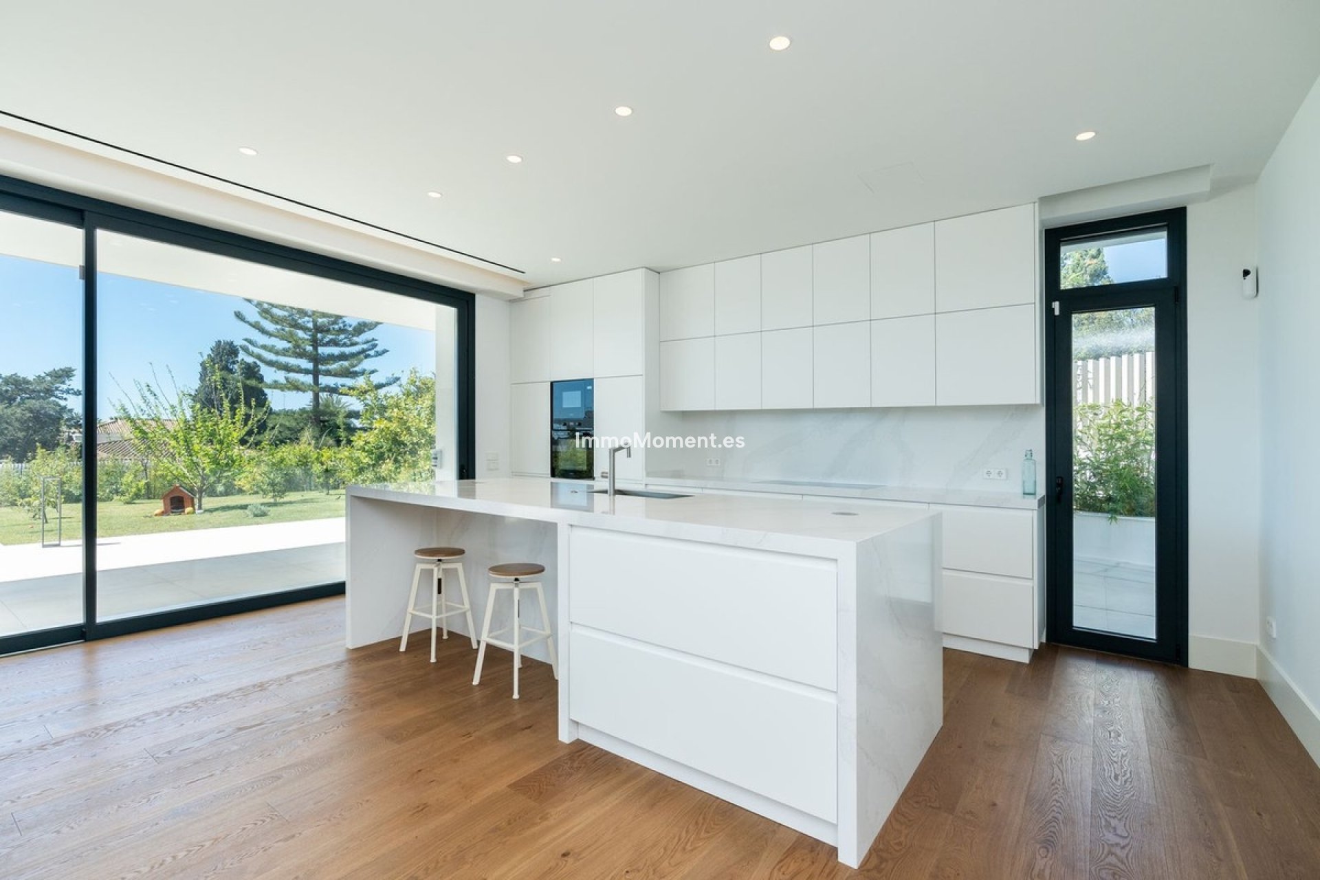 Resale - Villa - Marbella - Marbesa