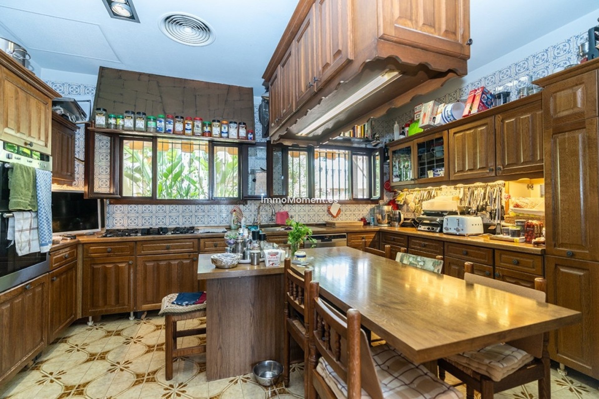 Resale - Villa - Marbella - Marbesa