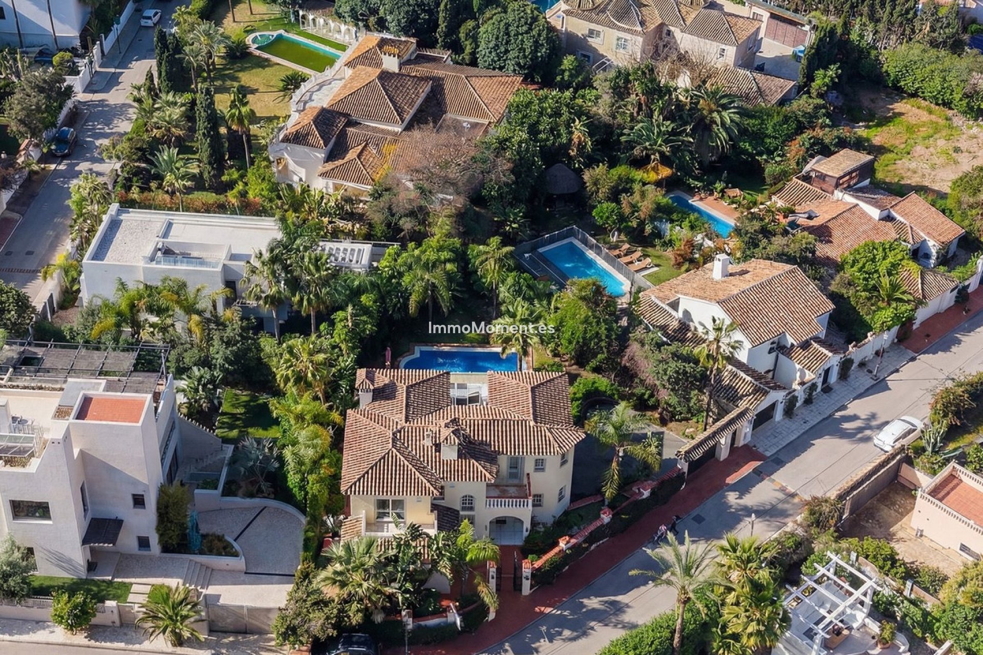 Resale - Villa - Marbella - Marbesa