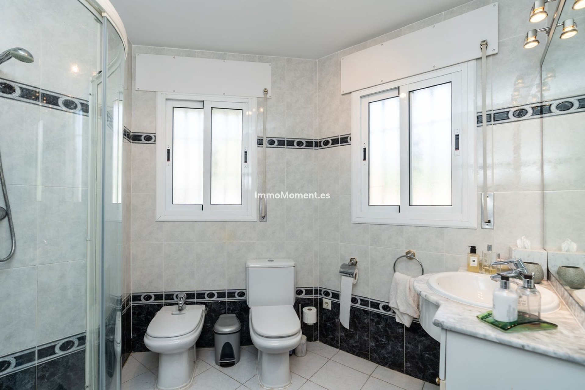 Resale - Villa - Marbella - Marbesa