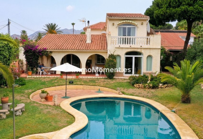 Resale - Villa - Marbella - Marbesa