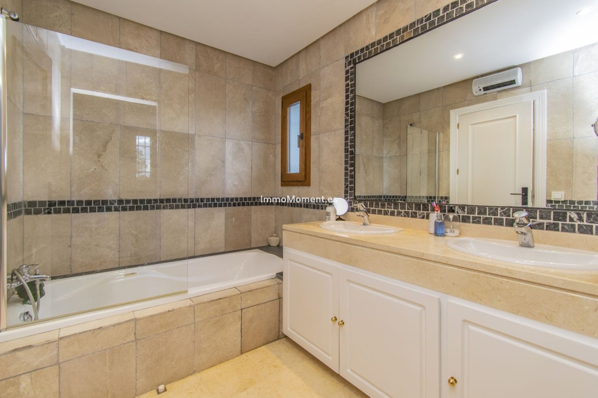 Resale - Villa - Marbella - Nagüeles