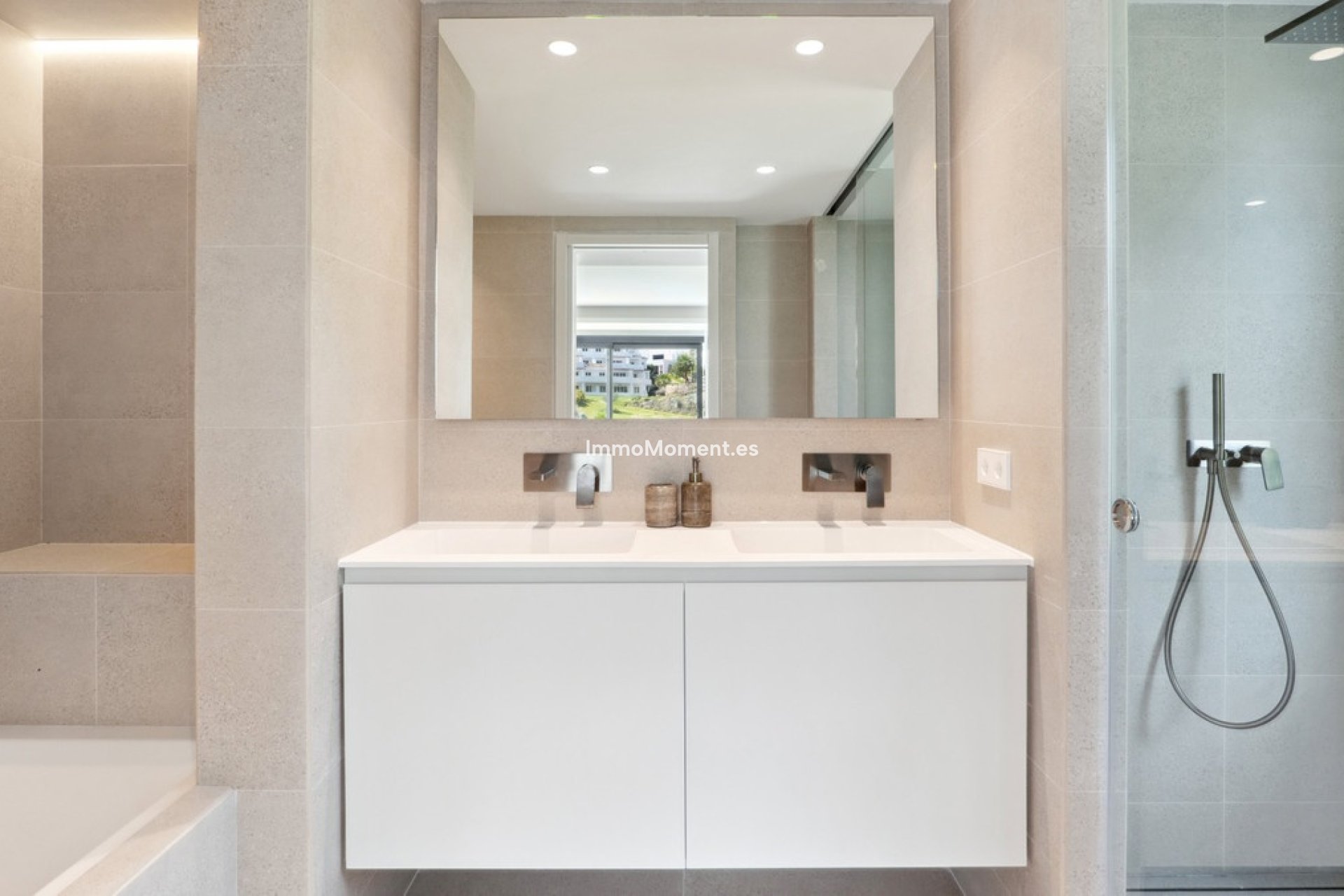 Resale - Villa - Marbella - Nueva Andalucía