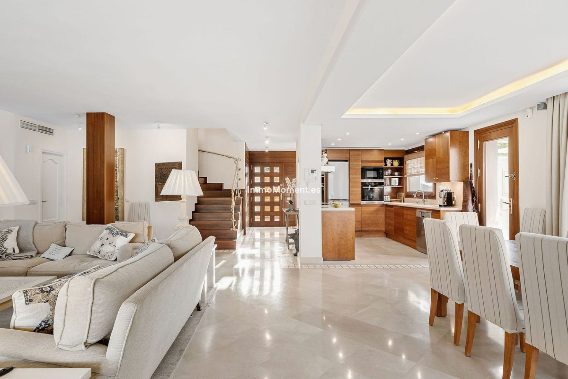 Resale - Villa - Marbella - Nueva Andalucía