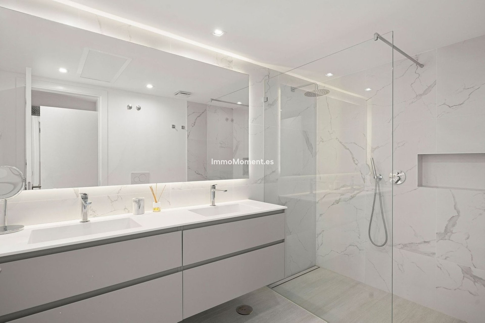 Resale - Villa - Marbella - Nueva Andalucía