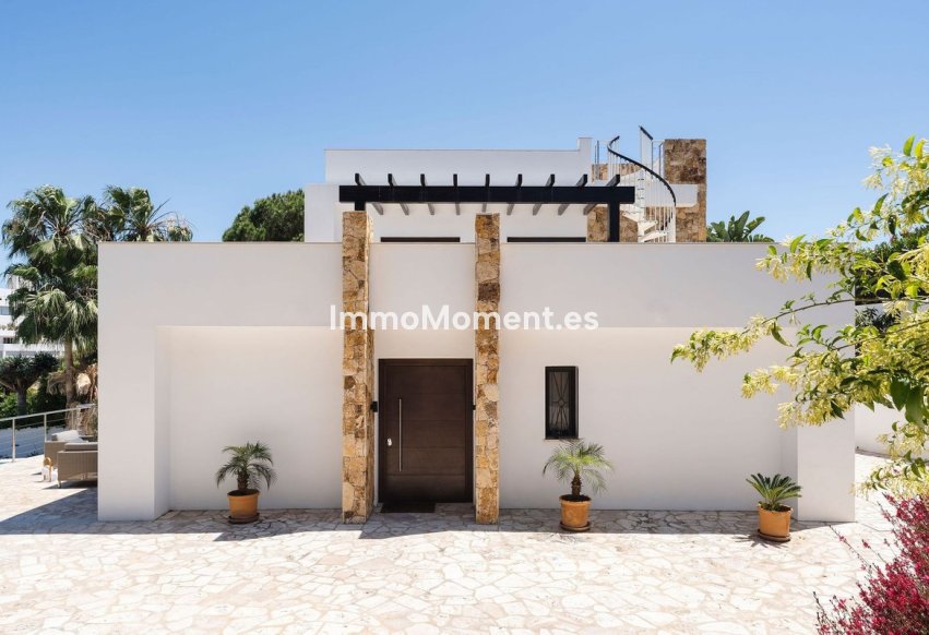 Resale - Villa - Marbella - Nueva Andalucía