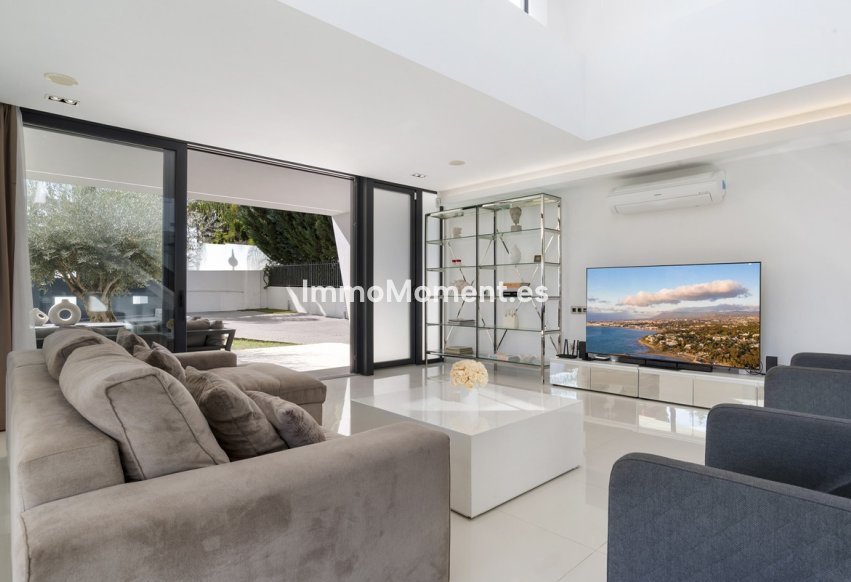 Resale - Villa - Marbella - Nueva Andalucía