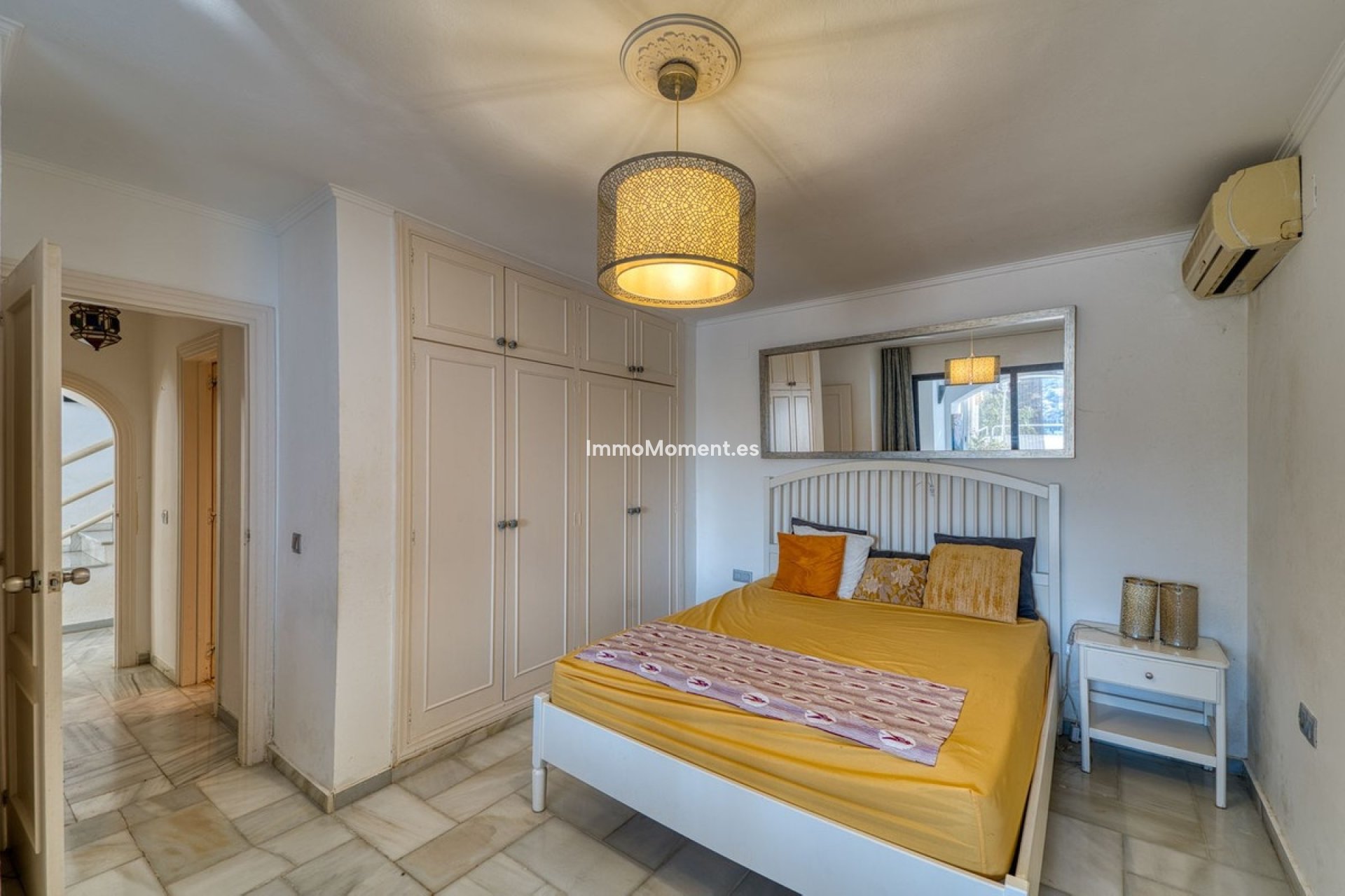 Resale - Villa - Marbella - Nueva Andalucía