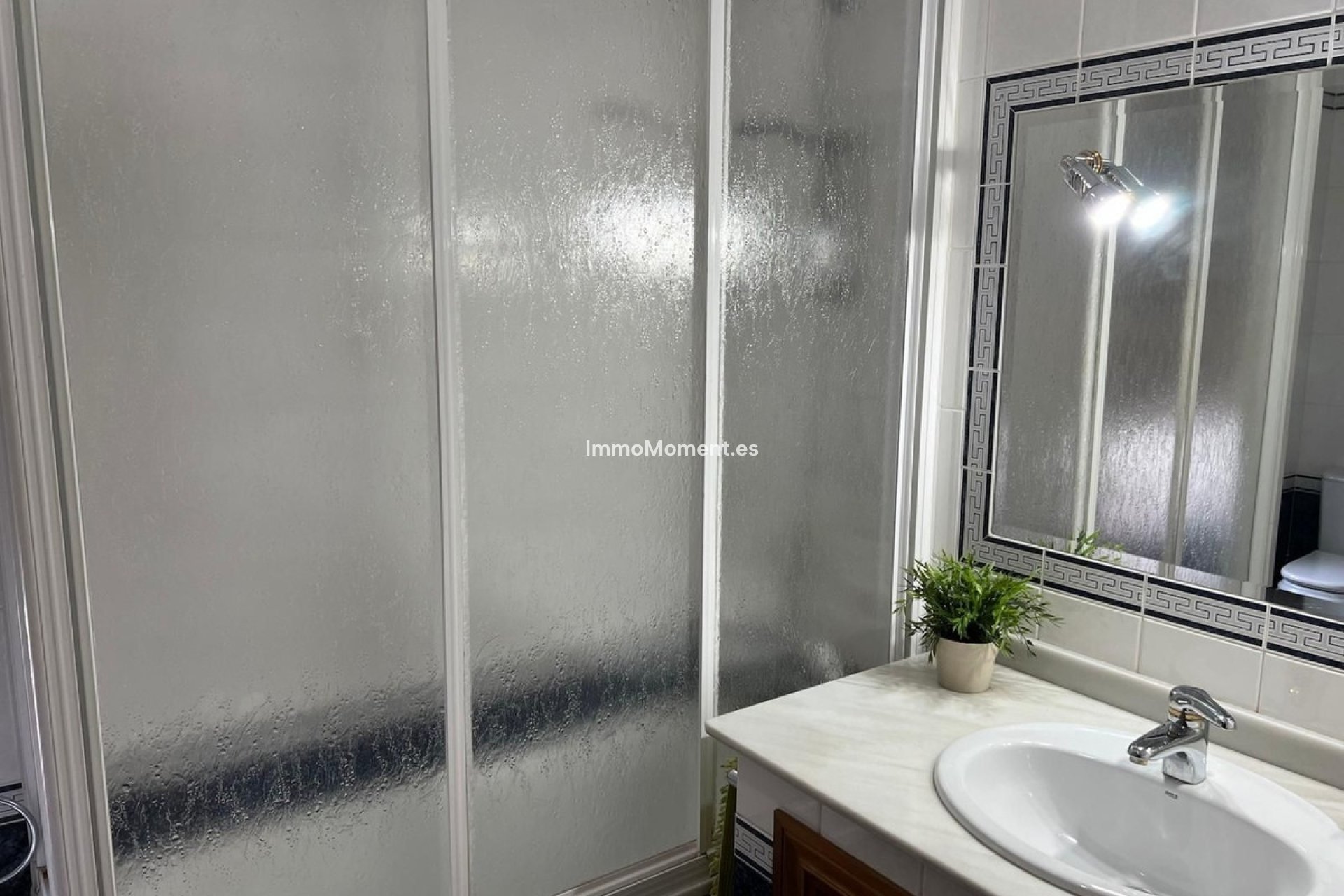 Resale - Villa - Marbella - Nueva Andalucía